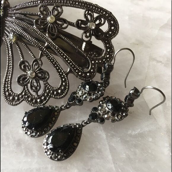 BLACK DROP on aged Silver Dangle Earrings! - Picture 1 of 8